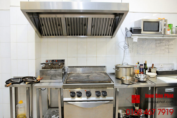 Dịch vụ làm hệ thống máng hút khói inox cho bếp gia đình, bếp công nghệp ở TPHCM của cửa hàng Inox Sáu Phát