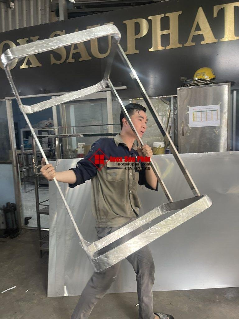 hình ảnh mô tả về đội ngũ gia công chuyên nghiệp